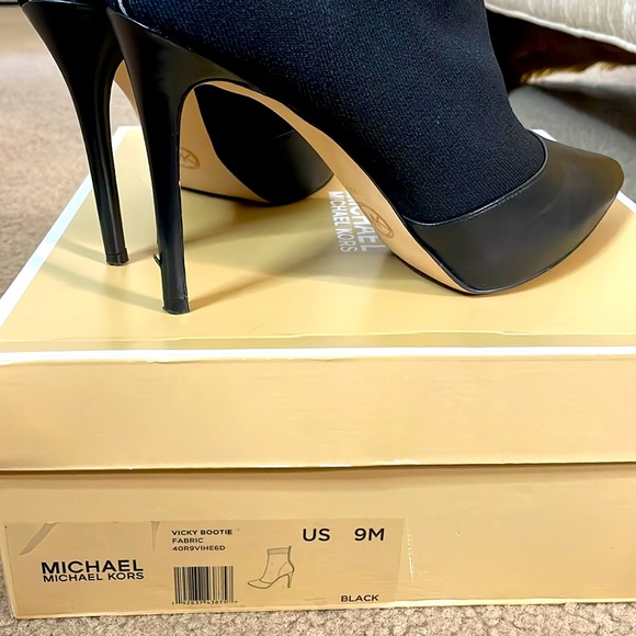 Michael Kors Vicky bootie - Picture 5 of 5